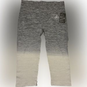 NWT Two-Tone Gray Leggings | L/XL